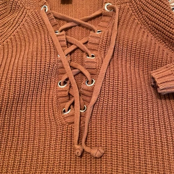 Women's Lace-Up Knit Sweater - Picture 4 of 6